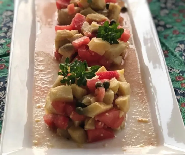 Timbal de tomate y alcachofa