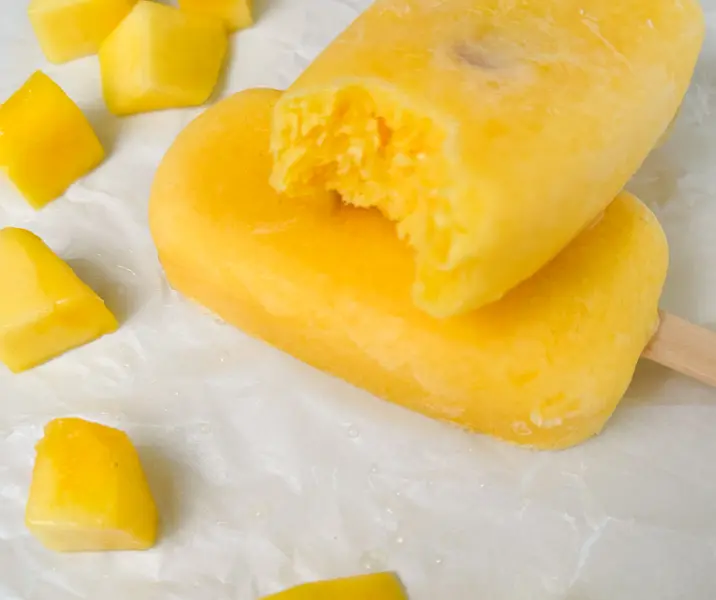 Paletas heladas de mango