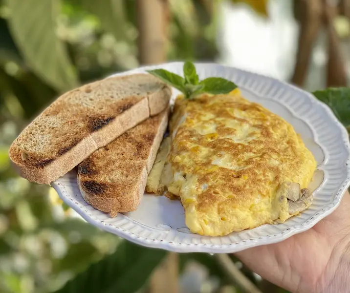 Omelette de champiñones y choclo
