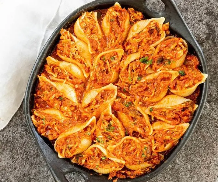 Conchiglie rellenos con pollo