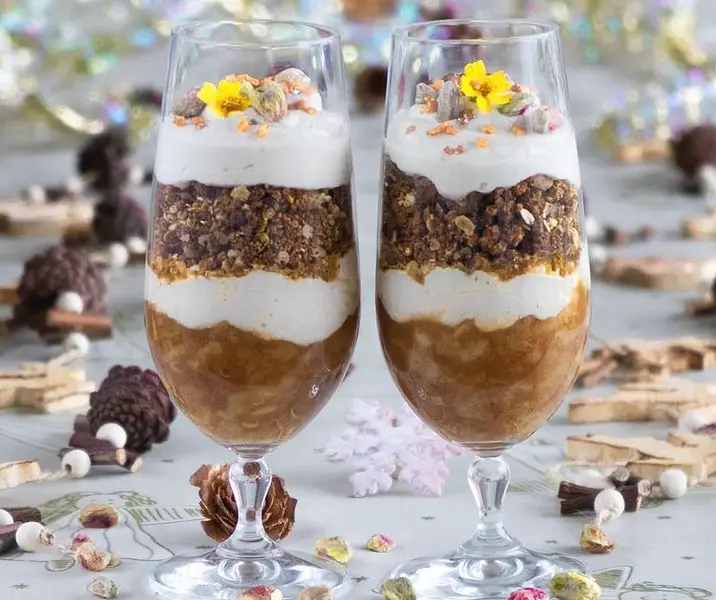 Trifle de pera y crumble de pistachos