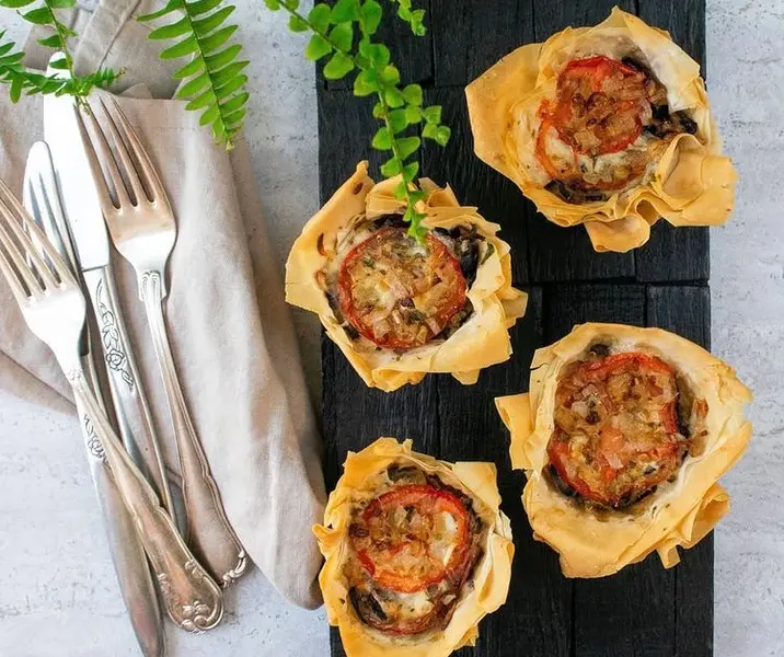 Canastitas de ricota, berenjena y tomate