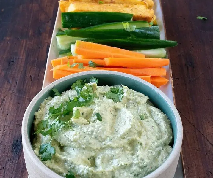 Verduras con dip de alcachofa