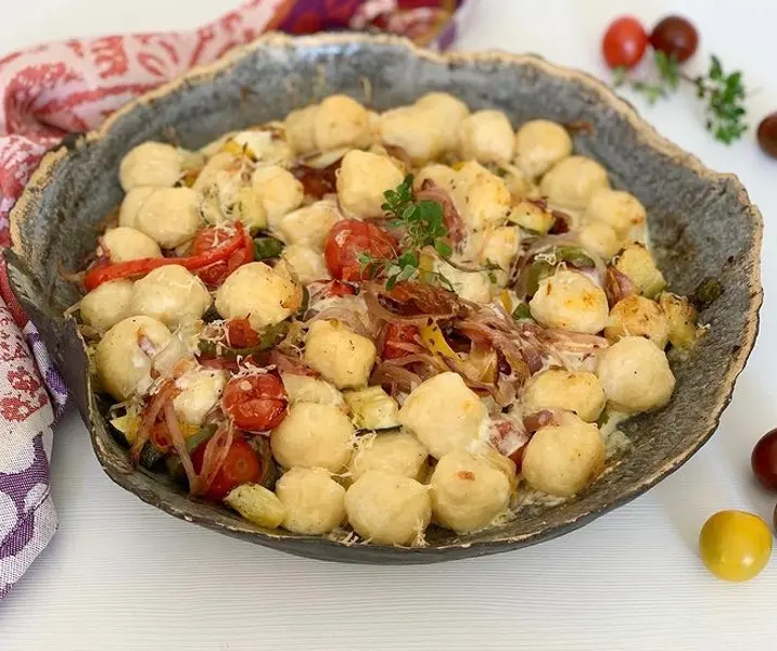 Ñoquis con verduras asadas