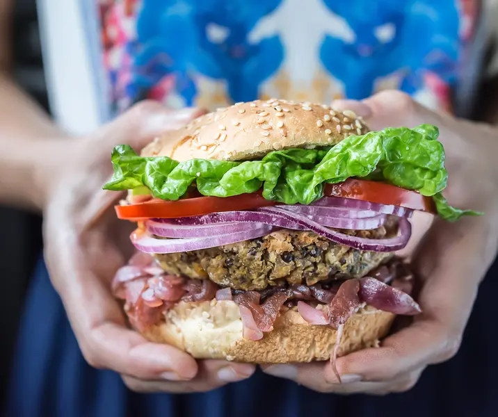 Hamburguesas de lentejas en pan fácil