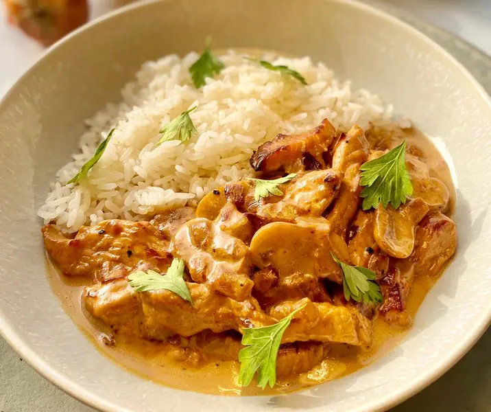 Strogonoff de pavo con arroz