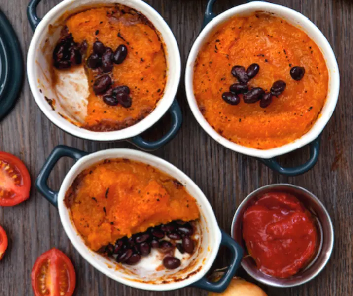 Pastel de porotos negros con zapallo asado