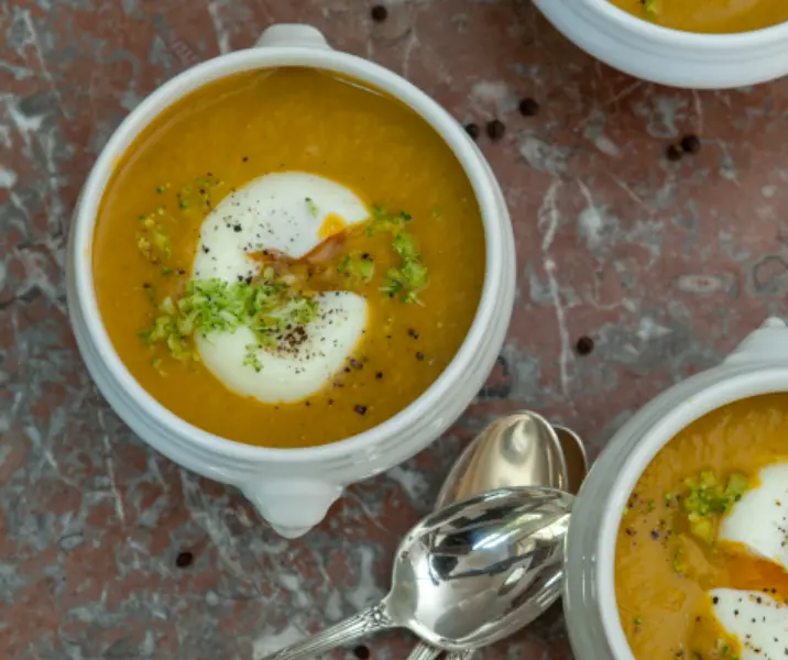 Crema de verduras con huevo pochado thermomix