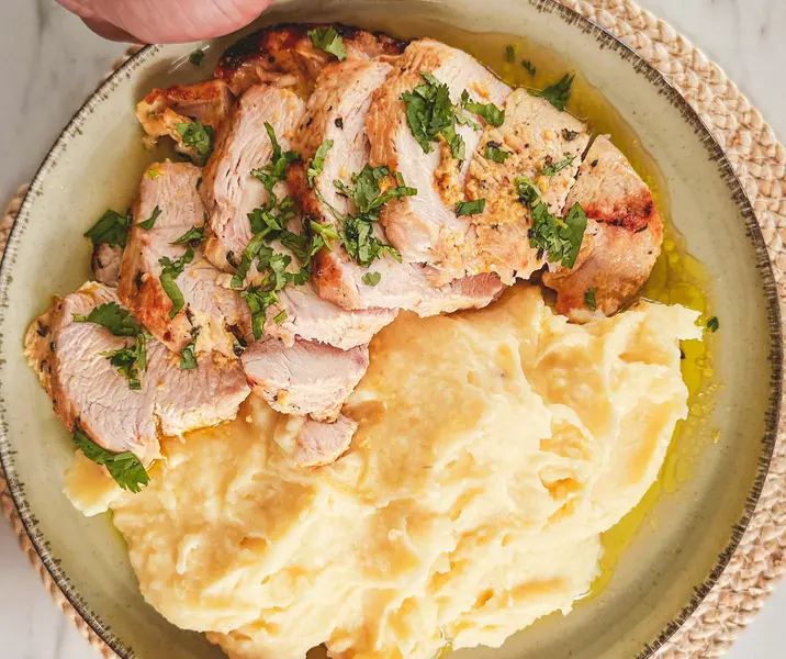 Pavo a la mostaza y miel con puré de papas