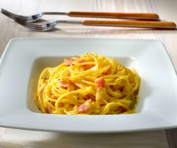 Tallarines a la carbonara de crema thermomix