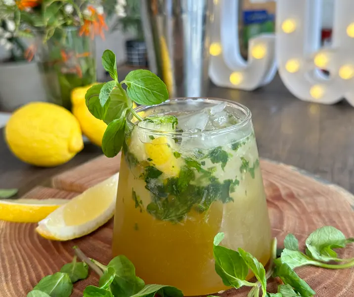 Mojito con té verde sin alcohol