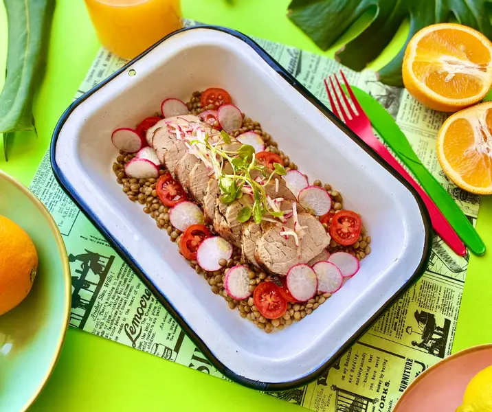 Filete de cerdo con ensalada de lentejas
