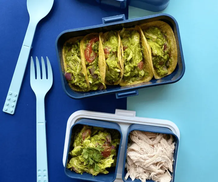 Tacos de pollo con guacamole