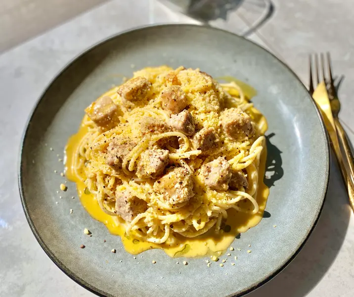 Espagueti carbonara con cerdo
