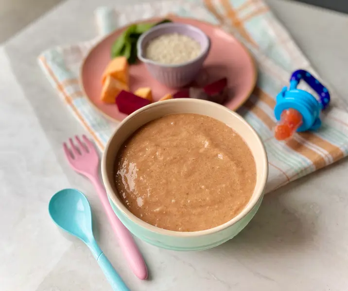 Papilla de pollo, camote, betarraga y espinaca