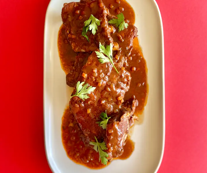 Baby back ribs con vino tinto