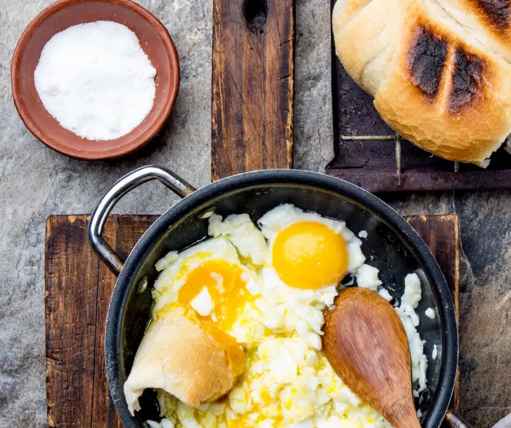 Marraqueta con huevo