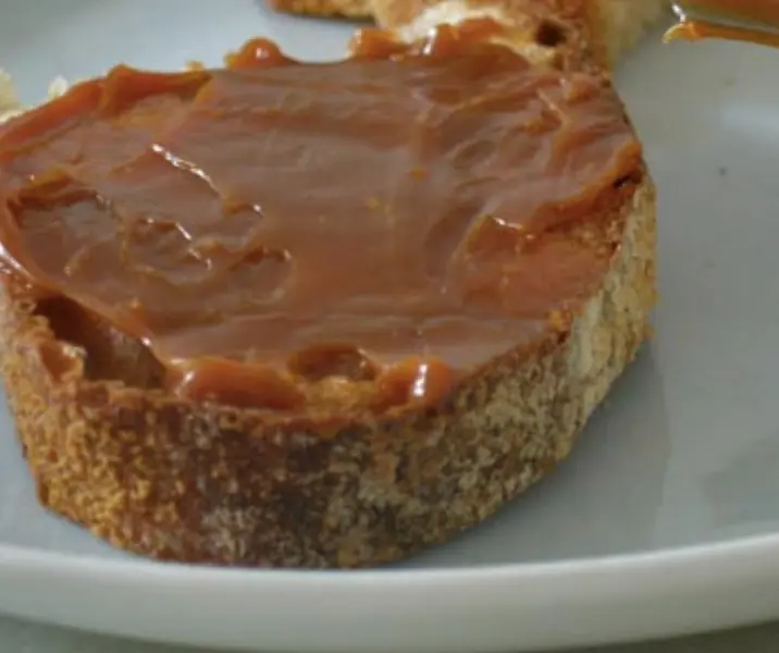 Pan integral con manjar