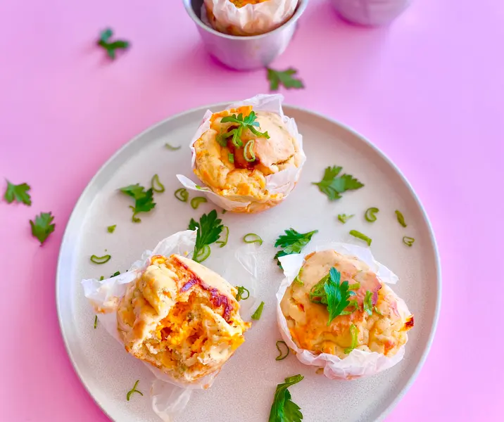 Muffins de ajo queso con yogurt sin lactosa