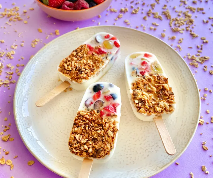 Paleta de yogurt sin lactosa y avena