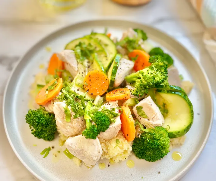 Ensalada al vapor con pavo y cous cous