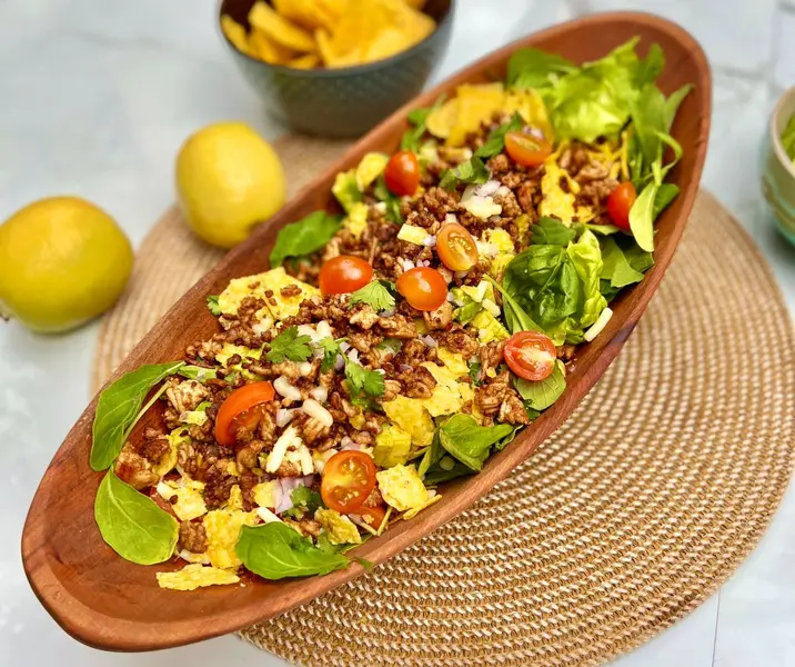 Taco salad con carne molida de pavo