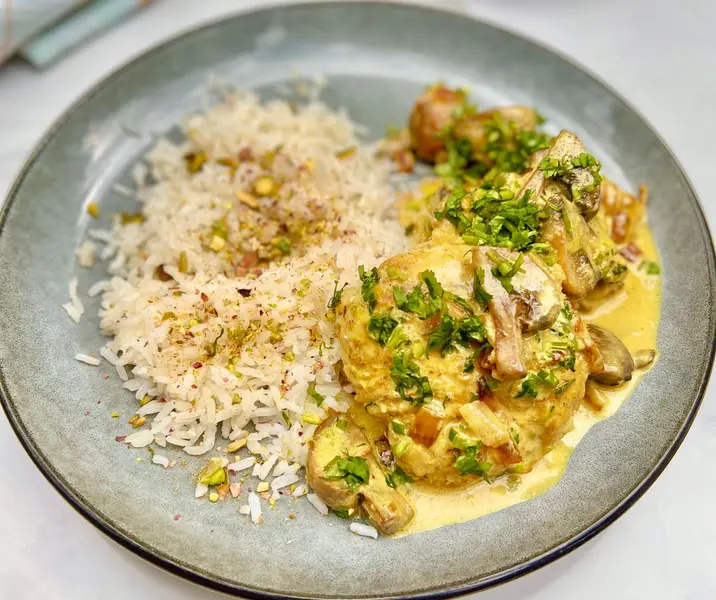 Bistec de pechuga de pavo masala y champiñones