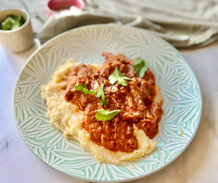 Carne a la olla con puré picante