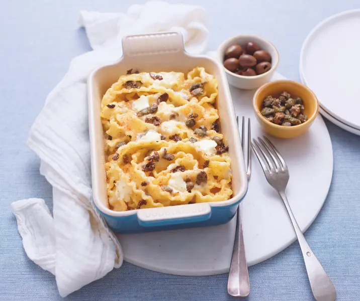 Pasta integral con aceitunas y alcaparras vegano