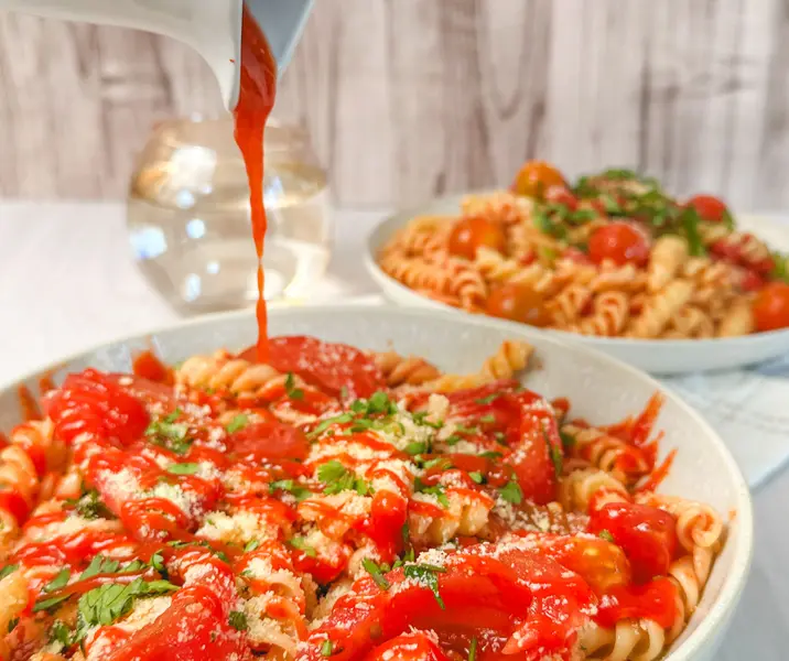 Espirales atomatados con cilantro vegano