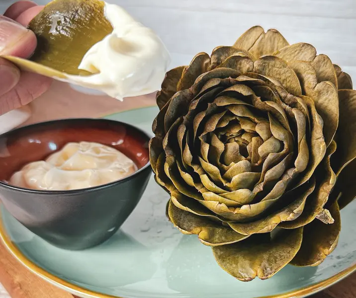 Alcachofa con mayonesa vegetal