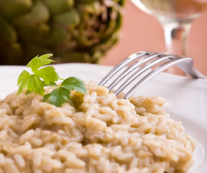 Risotto de mote con alcachofas vegano