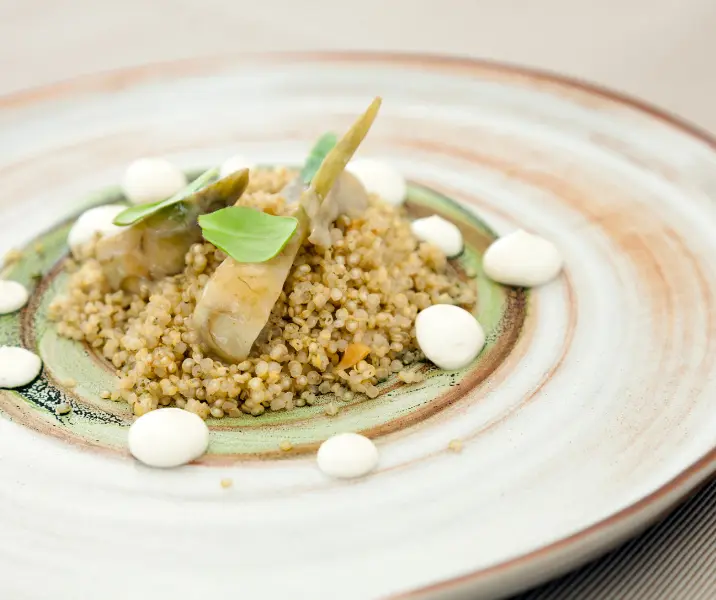 Quinotto de alcachofas vegano