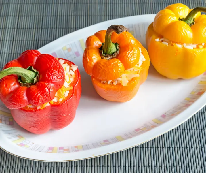 Pimentones rellenos vegano