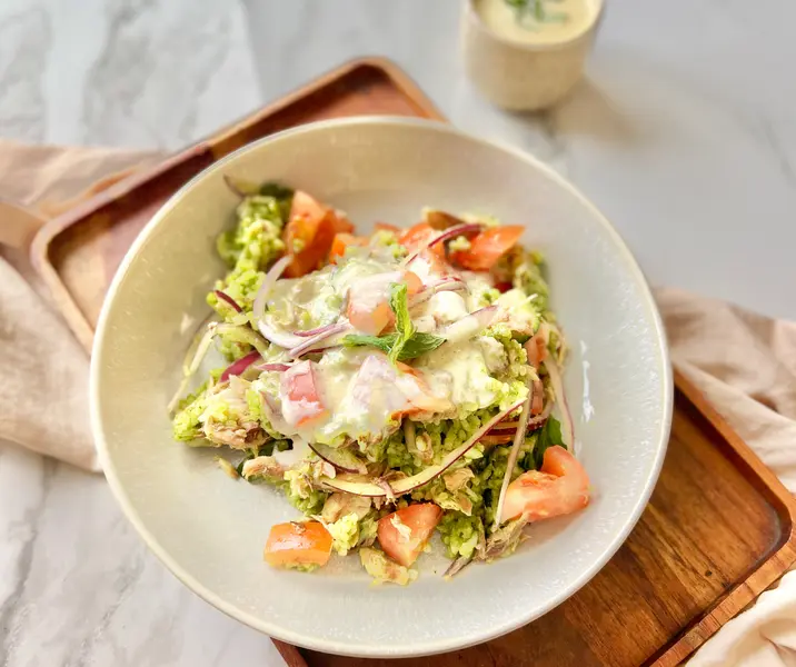 Ensalada de arroz con jurel y yogurt