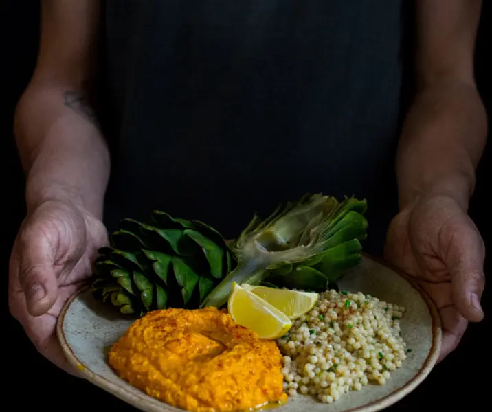 Alcachofas, hummus y granizo