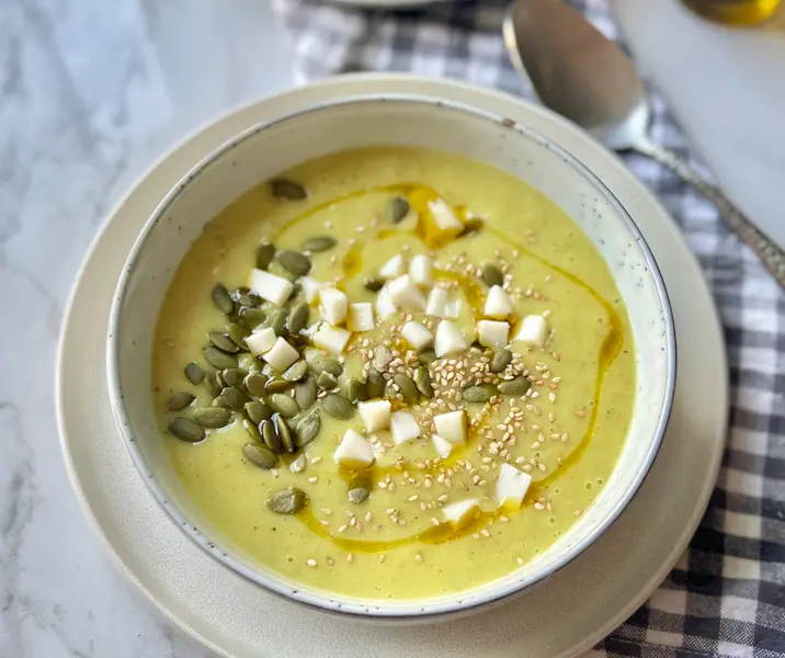 Crema de brócoli y papas con cúrcuma y jengibre