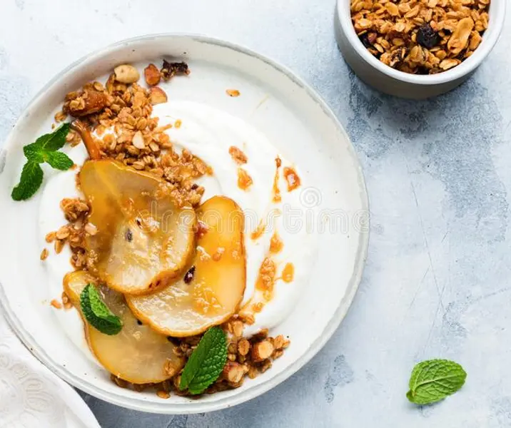 Yogurt con semillas y fruta deshidratada: manzana, nueces y linaza maría ayuda