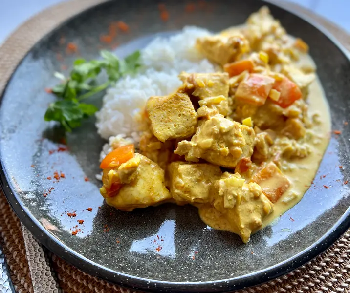 Pollo tika masala con arroz