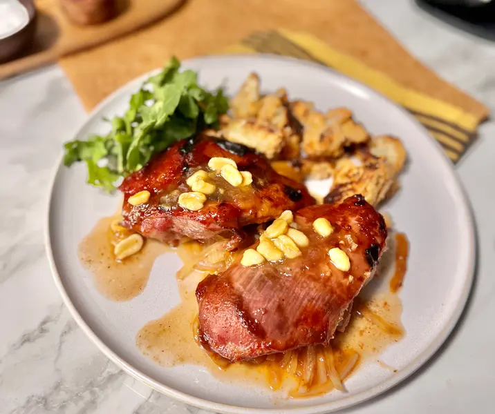 Trutro bbq al horno con tree de coliflor