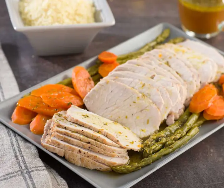 Lomo de chancho con salsa de finas hierbas y puré thermomix