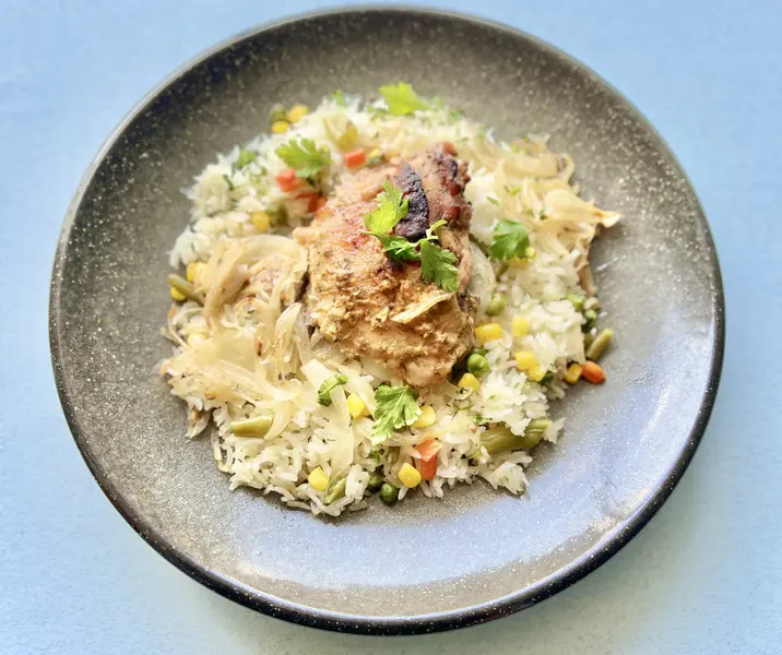 Pollo asado con costra de yogurt y arroz al horno sin gluten