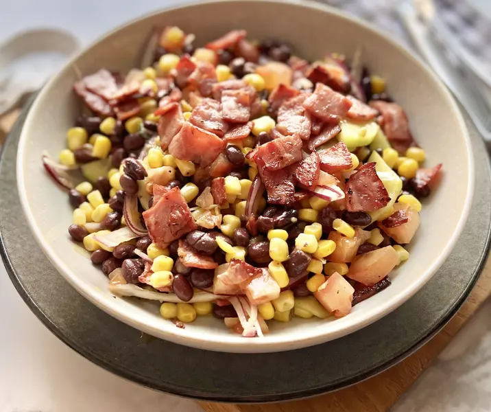 Ensalada de porotos negros con jamón de pavo sin gluten