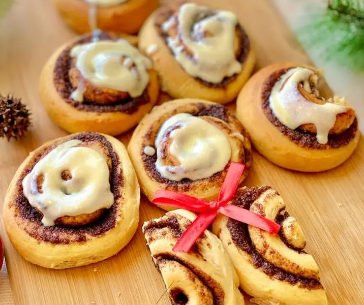 Pino de cinnamon rolls sin gluten