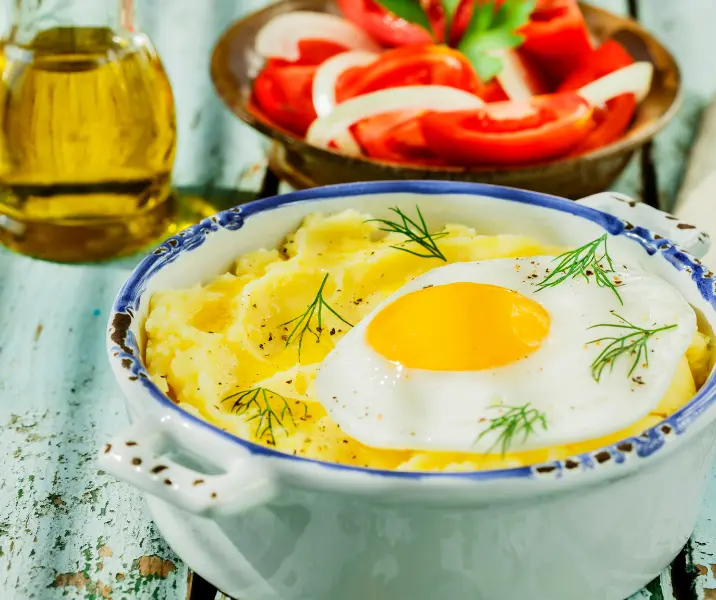 Puré de porotos con huevo frito sin gluten