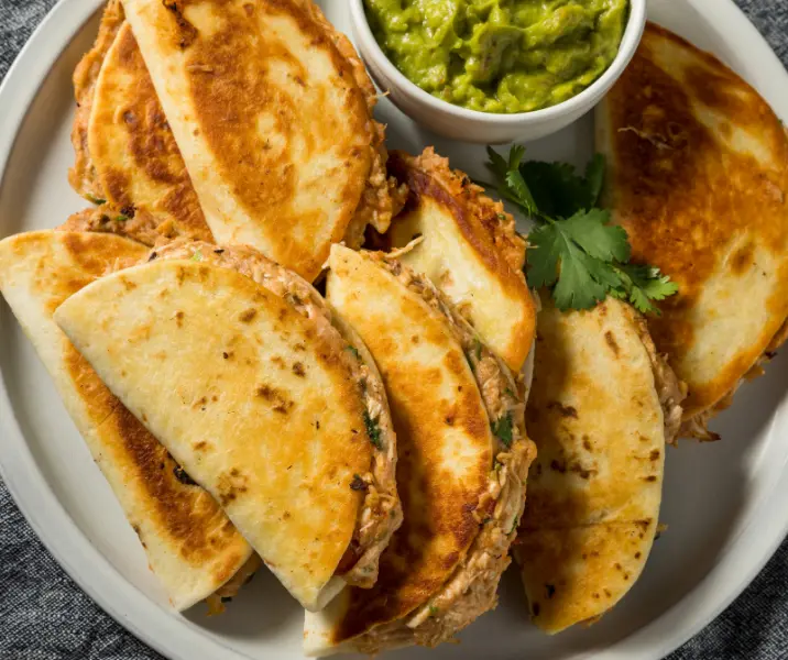 Quesadillas de pollo con guacamole sin gluten