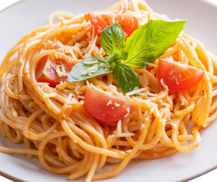 Tallarines con tomate cherry, espinaca y albahaca sin gluten