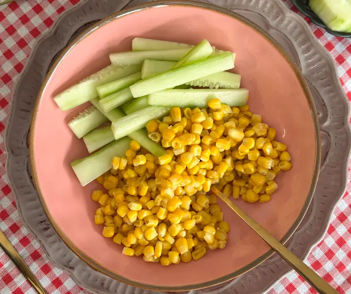 Ensalada de choclo y pepino sin gluten