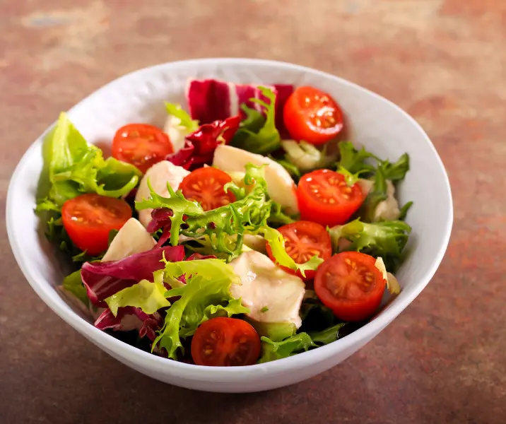 Lechuga, tomate cherry y quesillo sin gluten