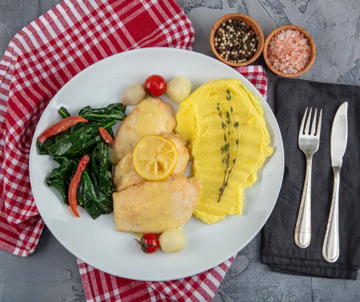 Pollo al limón con ajo y puré de papas sin gluten